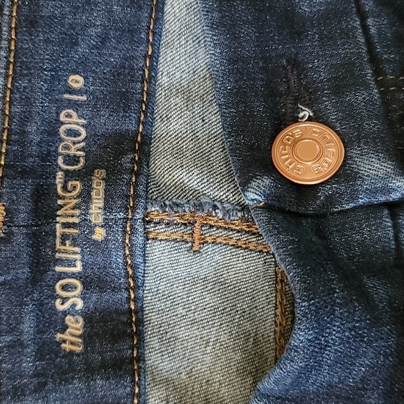 Chico's | So Lifting Cropped Jeans - Picture 6 of 7